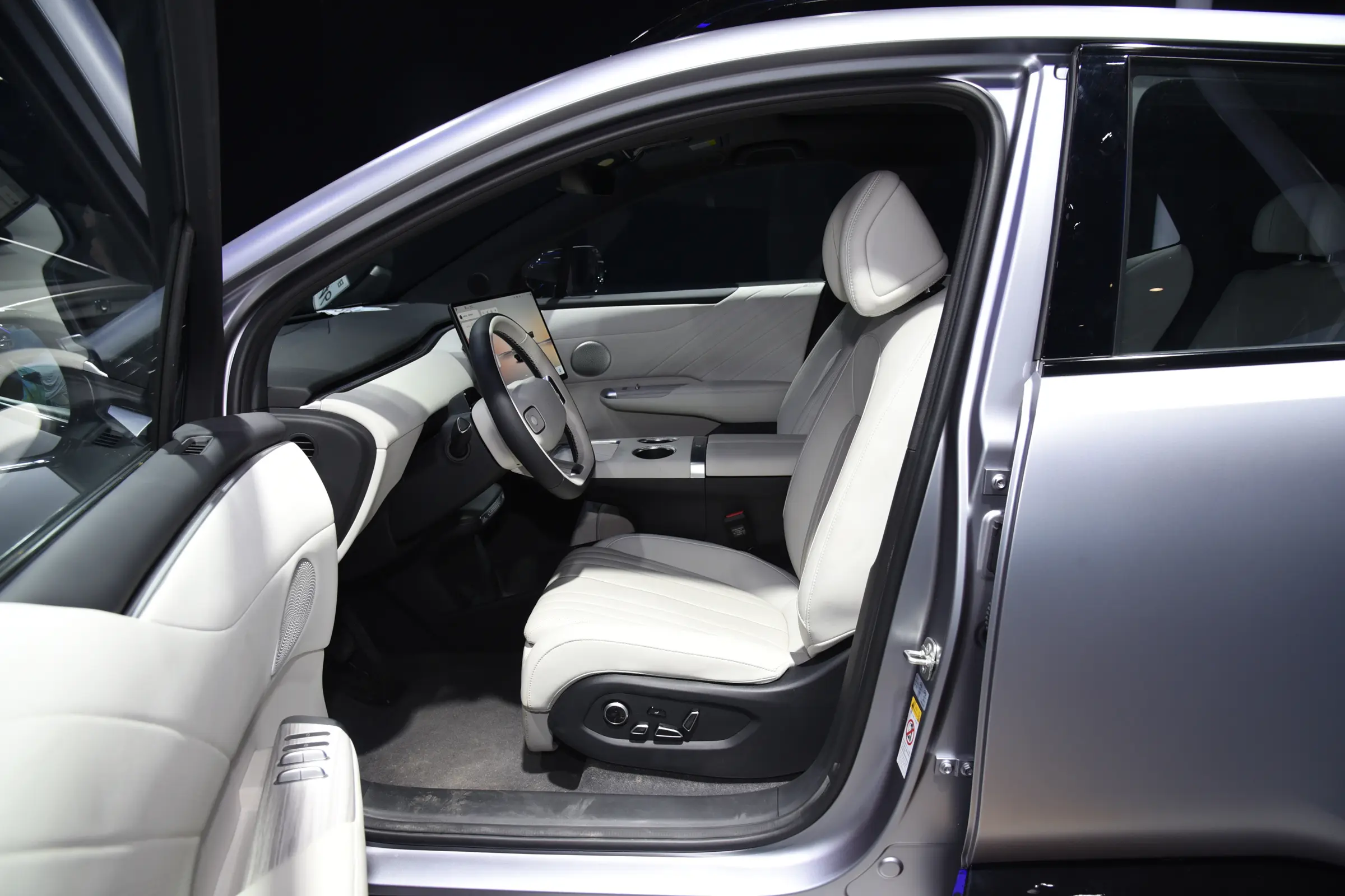 Changan-Qiyuan-E07-space-1
