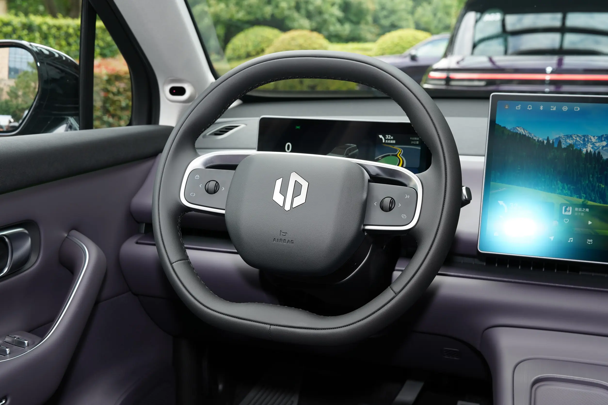 Leapmotor-C16-2024-interior-2
