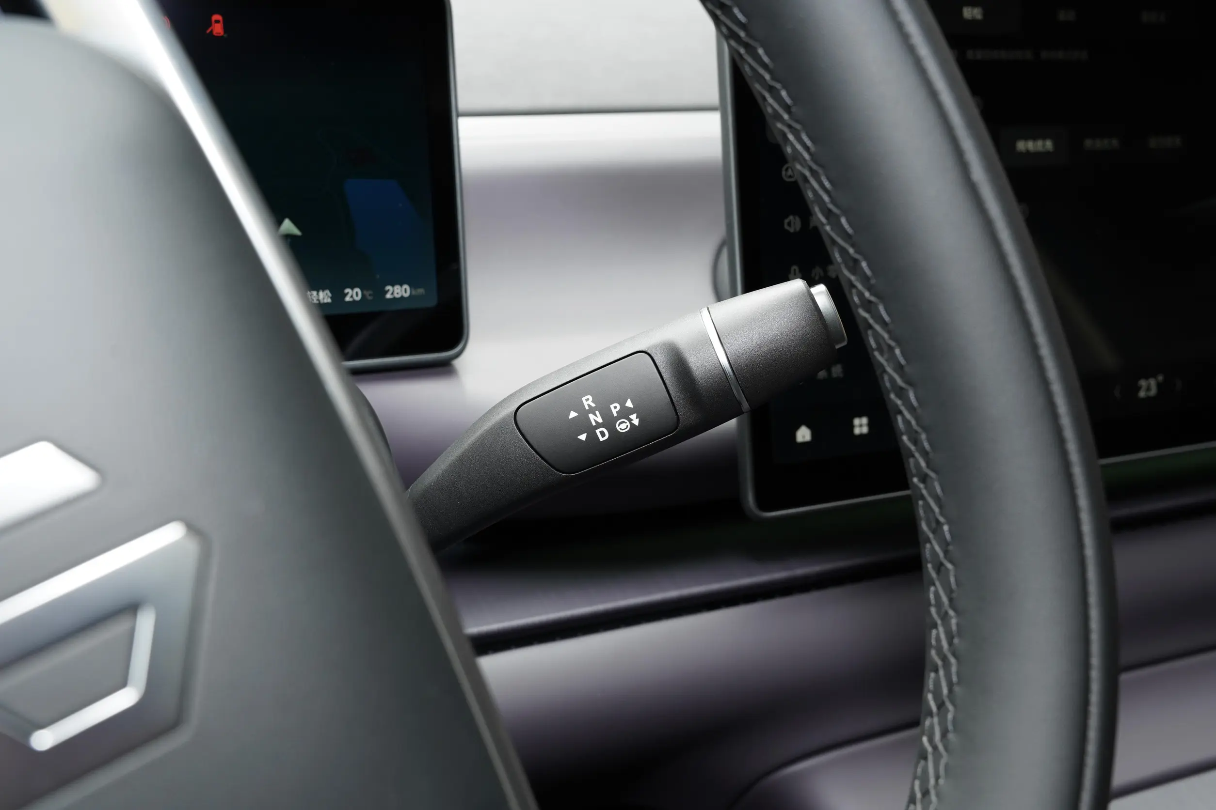 Leapmotor-C16-2024-interior-3