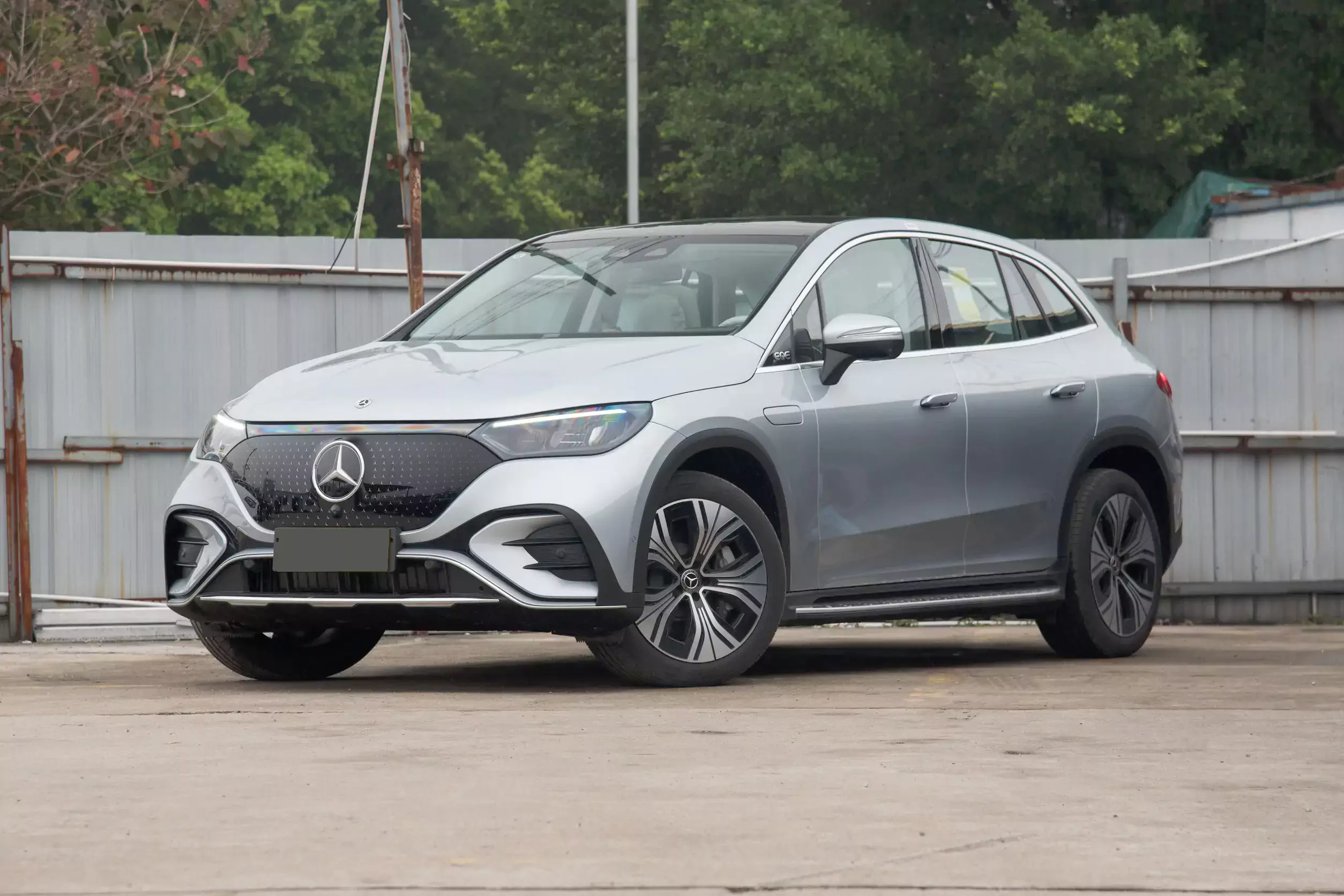 Mercedes-Benz EQE SUV